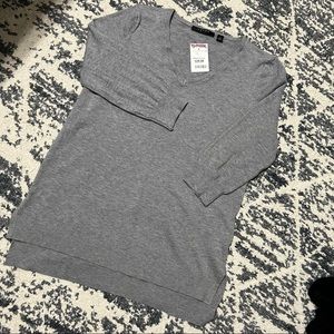 Cyrus Gray V Neck Tunic Sweater L